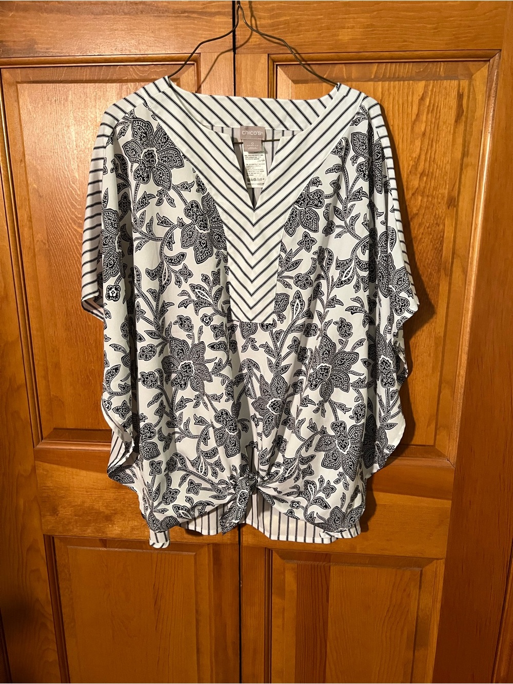 Chico's Black & White Floral V-Neck Tie-Front Tunic